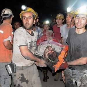 بالصور: إرتفاع عدد ضحايا منجم الفحم في تركيا إلى 232 قتيل 