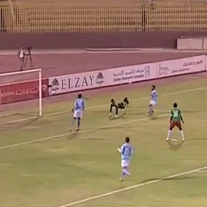 بالفيديو : الدوري الاردني يشهد تسجيل أحد أغرب الأهداف في تاريخ كرة القدم  