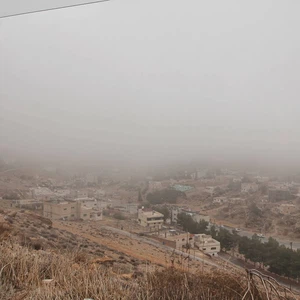بالصور .. الضباب يلف مناطق واسعة في المملكة