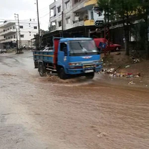 بالصور: الأمطار الغزيرة تضرب عكار اللبنانية بالرغم من اقتراب فصل الصيف