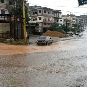 بالصور: الأمطار الغزيرة تضرب عكار اللبنانية بالرغم من اقتراب فصل الصيف