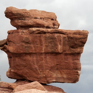 En images : découvrez les 10 rochers les plus célèbres et les plus beaux du monde