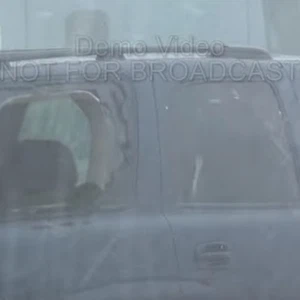 عاصفة بردية تحطم زجاج السيارات في أمريكا