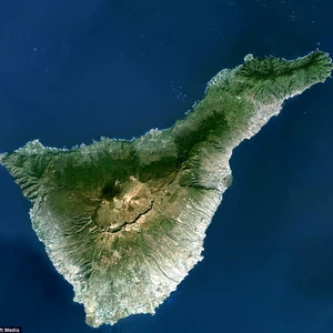 جزيرة تينيريفي الإسبانية