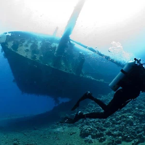 الغوص في العقبة