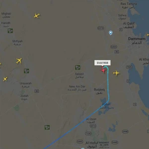 طائرة تقوم بالدوران ولا تستطيع الهبوط