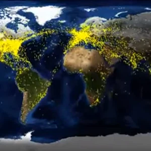 فيديو يرصد حركة الطائرات حول العالم خلال يوم كامل في دقيقة