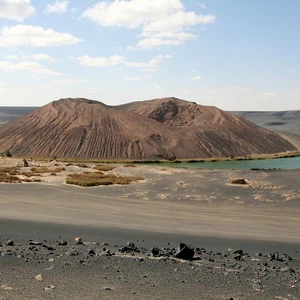 بالصور : واو الناموس .. مصدر مائي عجيب وسط الصحراء الليبية الحارقة 