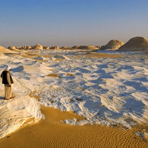 بالصور : تعرّف على الصحراء البيضاء العجيبة في مصر 