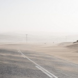 الأردن | موجة غبار تؤثر على العقبة الآن ومدى الرؤية الأفقية حول 700 متر