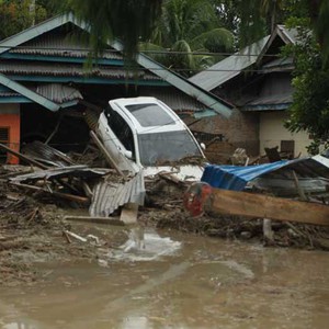 إندونيسيا... وفاة 16 شخصا على الأقل وتشريد المئات بسبب السيول