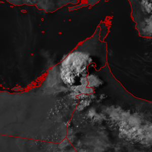 الإمارات: سحابة رعدية قوية تؤثر على مناطق من الدولة وتأثيرات تمتد لبعض المناطق الشمالية