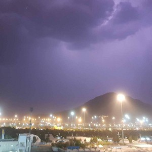 عاجل | شاهد البث المباشر داخل التطبيق .. أمطار الخير تتساقط بغزارة الان على حجاج بيت الله الحرام في مشعر عرفات  