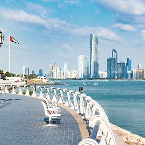 طقس الإمارات | أجواء مستقرة وحارة نهار الجُمعة 