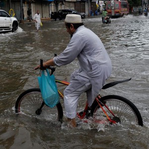 Pakistan | Floods kill 242 people as rains continue