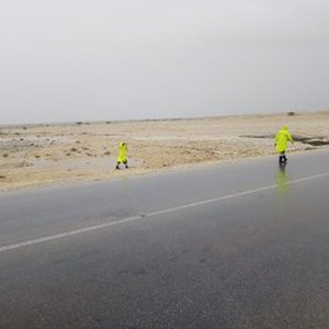 لليوم الثاني... فرق الدفاع المدني والاسعاف العُمانية تبحث عن مفقود مجرى وادي ذهبون