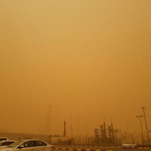 بالصور | موسم الغبرة يعصف بجازان والرؤية الأفقية تنخفض لـ 800 متر!