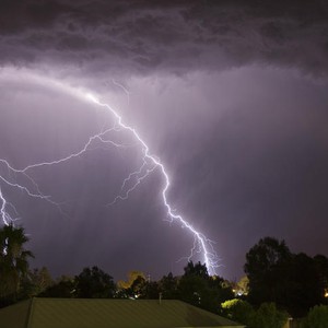 السعودية | أمطار رعدية وموجات غبار محتملة في هذه المناطق مع أول أيام العيد