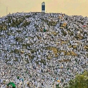 حجاج بيت الله يؤدون اليوم ركن الحج الأعظم وسط أجواء لاهبة و وزارة الصحة السعودية تنوه من خطر التعرض المباشر لأشعة الشمس