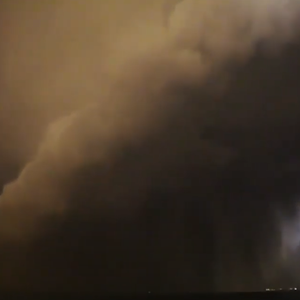 جدة تحت العاصفة!.. مشاهد لا تُصدق من عاصفة نوفمبر 2018