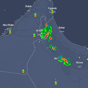 مدينة العين | مراقبة تطور للسحب الرعدية على المناطق الحدودية واحتمالية امتداد تاثيراتها نحو المدينة الساعات القادمة