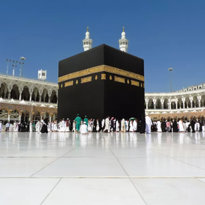 ما السر وراء برودة بلاط الحرم رغم ارتفاع الحرارة إلى الـ 50 صيفاً!