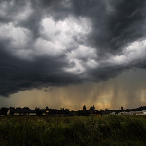 السعودية | تحذيرات من أمطار غزيرة وسيول وغبار في 9 مناطق اليوم