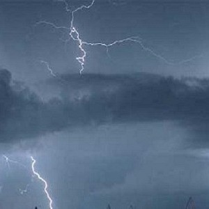 جدة ومكة المكرمة | توقع استمرار تشكل السحب الرعدية خلال الساعات المقبلة