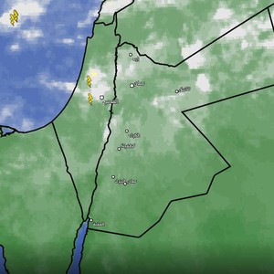 تحديث: تدفق مزيد من السحب إلى وسط المملكة تترافق بأمطار متفاوتة الشدة