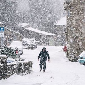 Video And Photos Northern England Covered With Snow As Storm Irwin Intensifies Arabiaweather Arabiaweather