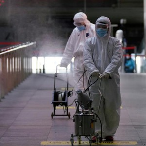 "الصحة العالمية" تعلن تسجيل زيادة يومية قياسية في إصابات كورونا الأحد