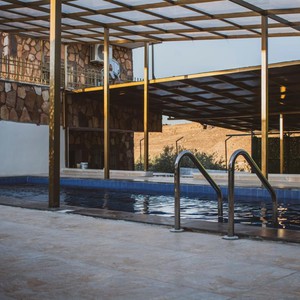 مزرعة و شاليه جلعد والوفاء | جوّك مزارِع