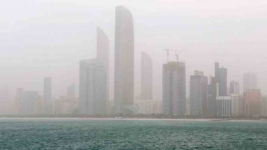 الإمارات | غُبار يصل الدولة إعتباراً من الثلاثاء مع انخفاض في درجات الحرارة   