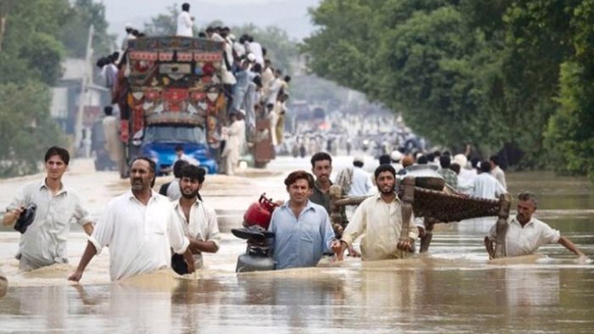 إعلان حالة الطوارئ مع اشتداد الفيضانات في باكستان وسقوط مئات القتلى وتضرر الملايين