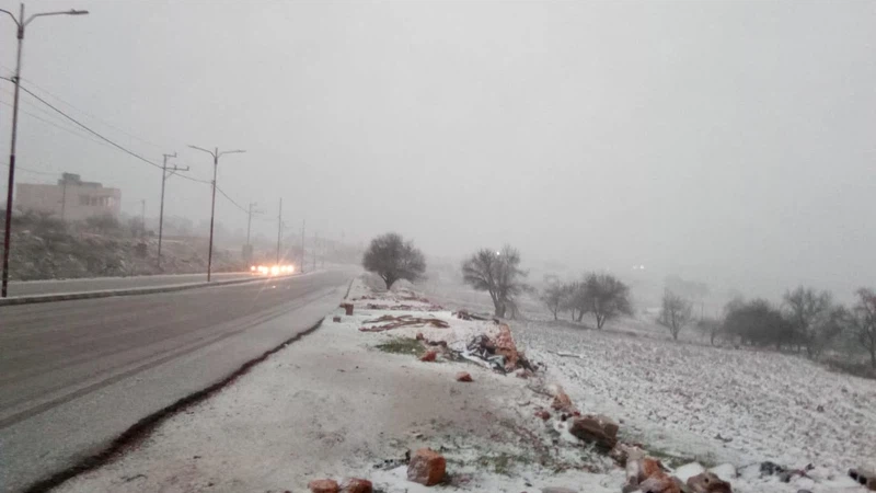 ثلوج الربيع في رمضان.. مشاهد لأول تساقط ثلجي في رمضان فوق مرتفعات المملكة العالية منذ حوالي 27 عاماً | عرب تايم ثلوج الربيع في رمضان.. مشاهد لأول تساقط ثلجي في رمضان فوق مرتفعات المملكة العالية منذ حوالي 27 عاماً | عرب تايم