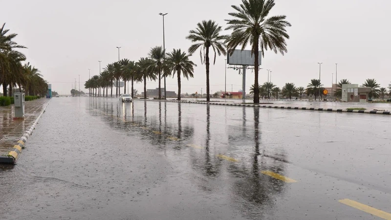 سحب رعدية مرفقة بالأمطار والبرد على جبال الحجر تمتد للإمارات الساعات القادمة | عرب تايم سحب رعدية مرفقة بالأمطار والبرد على جبال الحجر تمتد للإمارات الساعات القادمة | عرب تايم