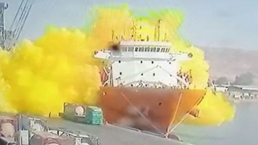 What is the yellow gas that caused the Aqaba port disaster in Jordan?