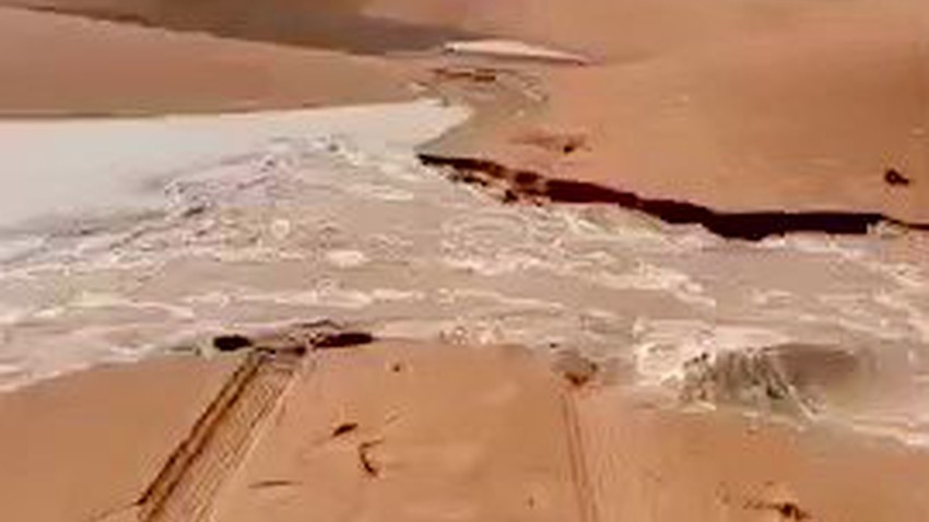 Video | A majestic scene of fresh water flowing in the Empty Quarter desert... one of the driest regions in the world