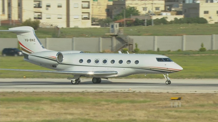 شاهد بالفيديو: سرب من سلاح الجو الملكي يرافق طائرة الملك عبدالله الثاني لحظة وصولها سماء المملكة