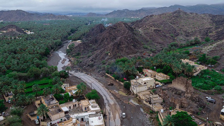 سلطنة عُمان: استمرار الأمطار الرعدية على أجزاء عِدّة من جبال الحجر يوم الأربعاء