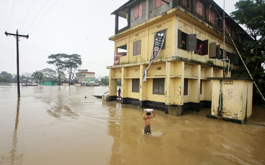 Des inondations catastrophiques au Bangladesh déclenchent des avertissements climatiques qui poussent la région vers davantage de catastrophes