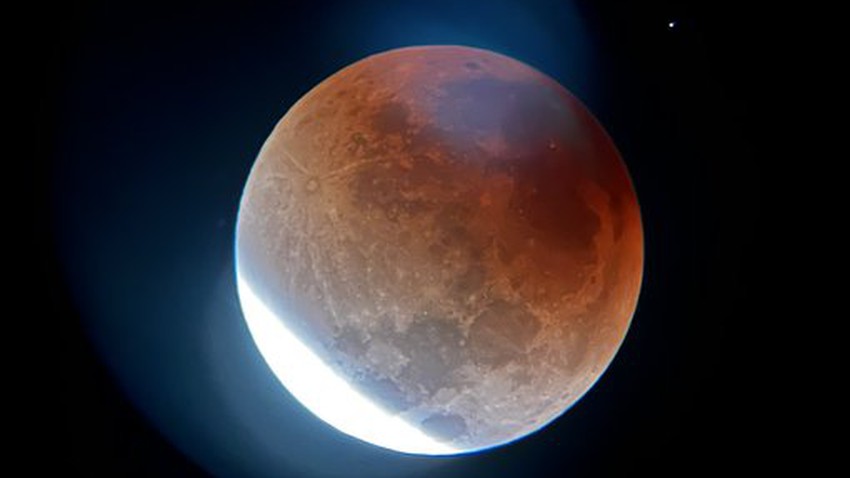 Total lunar eclipse..and scenes from around the world spotted the event