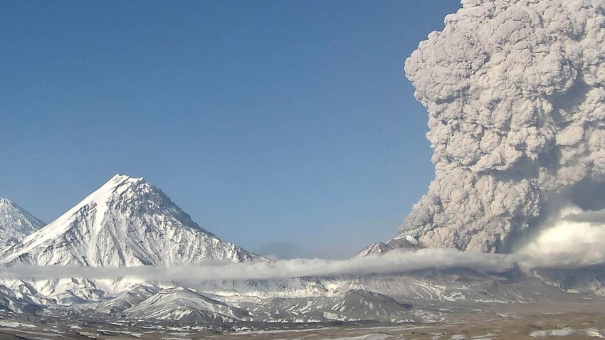 انفجار ضخم لبركان بيزيمياني في روسيا يحقن كمية هائلة من الرماد في الغلاف الجوي