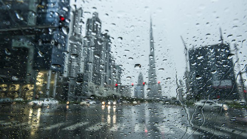 بالفيديو | مشاهد لأمطار الخير تروي أرض الإمارات - الأربعاء 27 يوليو