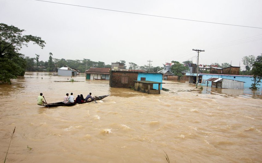Des inondations catastrophiques au Bangladesh déclenchent des avertissements climatiques qui poussent la région vers davantage de catastrophes