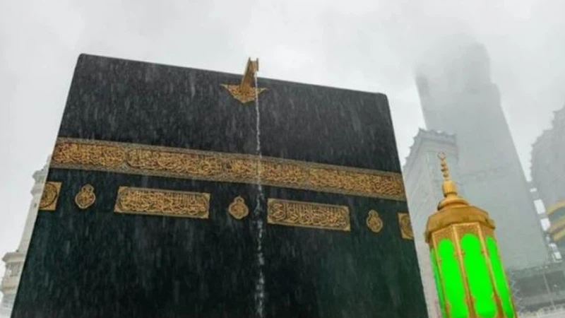 شاهد الآن: بث مباشر لأمطار الحرم المكي في مكة المكرمة | عرب تايم شاهد الآن: بث مباشر لأمطار الحرم المكي في مكة المكرمة | عرب تايم