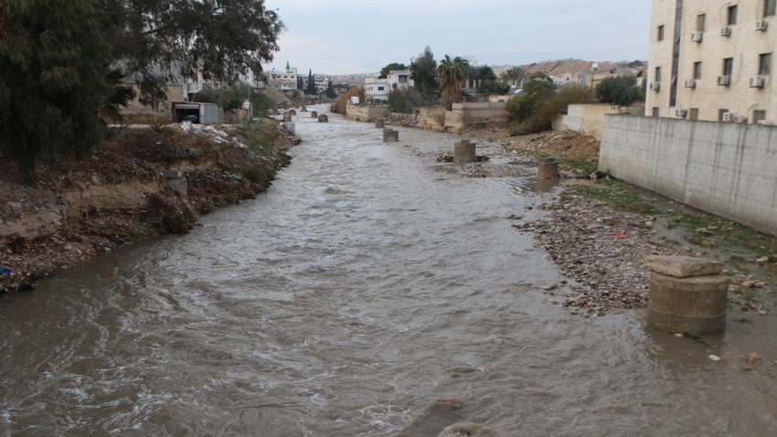 الأردن | الإدارة المحلية تُحذر البلديات القريبة من الحدود الأردنية مع سوريا من سيول وفيضانات