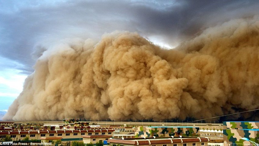 هام | متى يتوقع وصول العاصفة الرملية إلى مدينة الرياض؟ .. طقس العرب يجيب