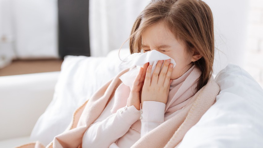 فيروس "المخلوي التنفسي" ينتشر بين الأطفال في عدة دول.. ومختصون يوضحون طرق العلاج الصحيحة