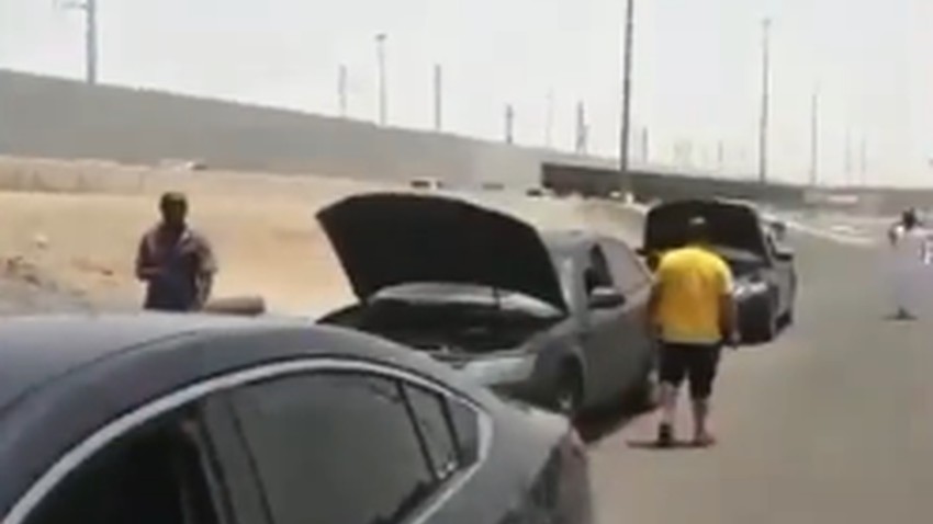 بالفيديو | بعد تسجيلها ⁩ 48.3 درجة مئوية .. تعطل جماعي للمركبات في مدينة جدة نتيجة الحرارة الشديدة
